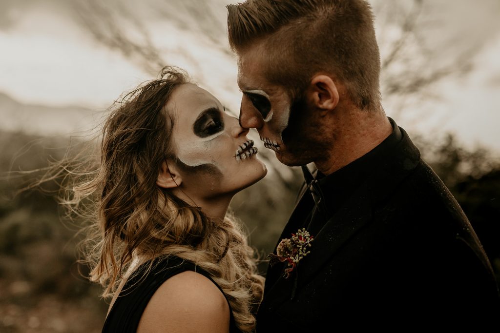 Halloween Inspired Wedding in Payson - kmtphotos.com/blog