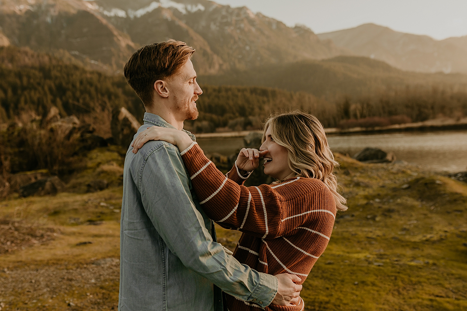 Government Cove Engagement Photos in Oregon // KMT Photos