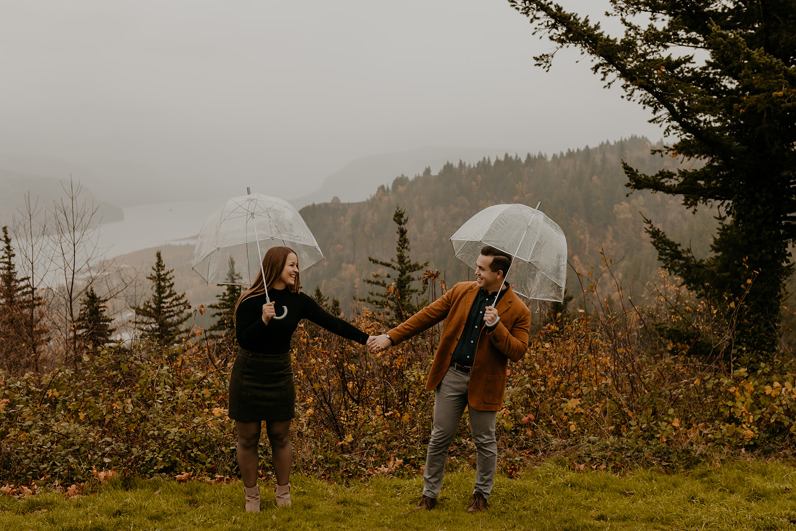 Fall engagement photos on the columbia river gorge-kmt photos