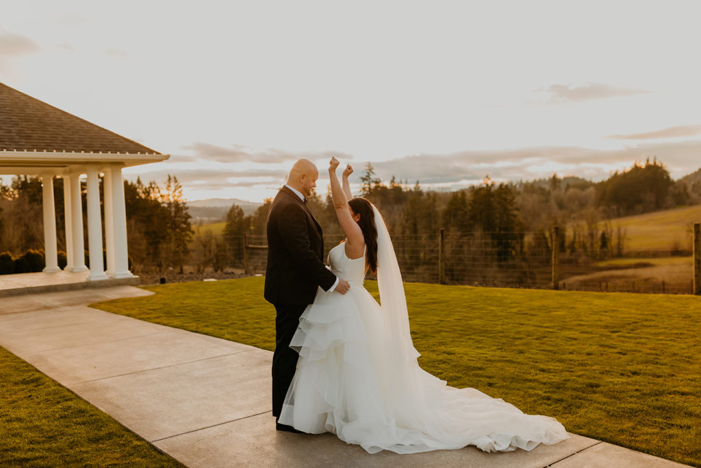 sunset wedding photos at Oswego Hills Winery