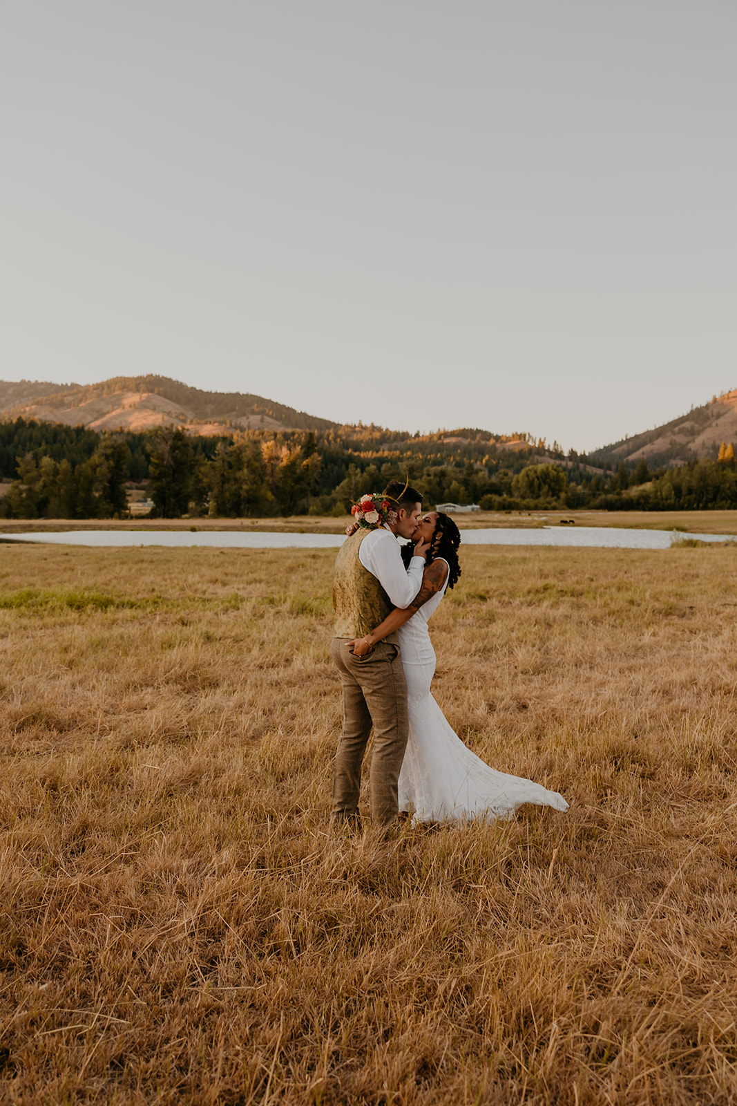 Cle Elum Wedding at the Cattle Barn