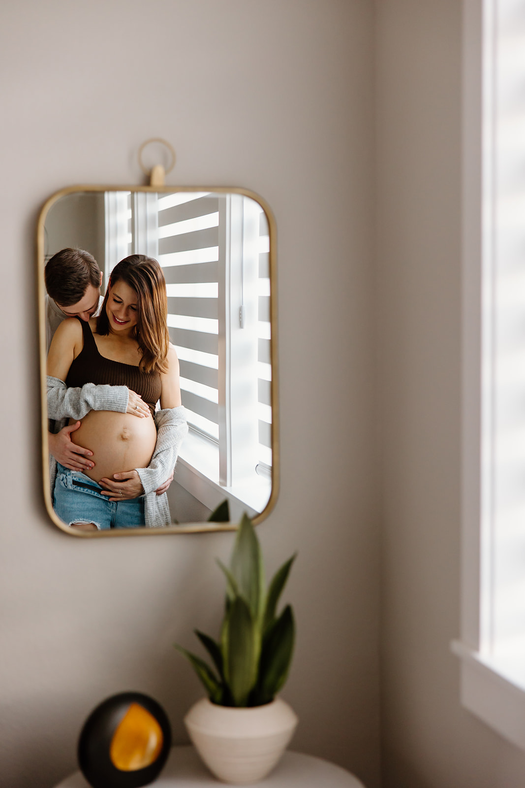 in home maternity photos, cozy lifestyle photo